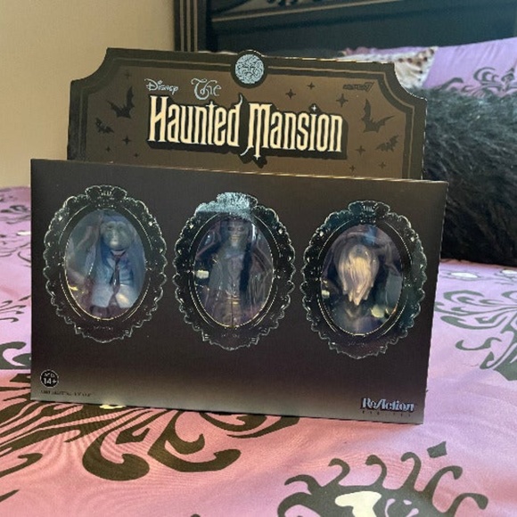 Disney Hitchhiking Ghosts Collector Set
